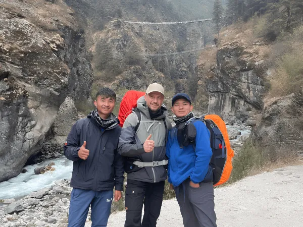 Phakding to namche