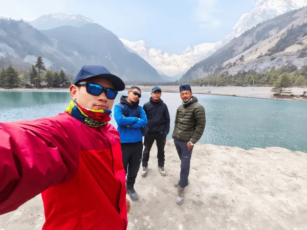 Blue Lake Manang